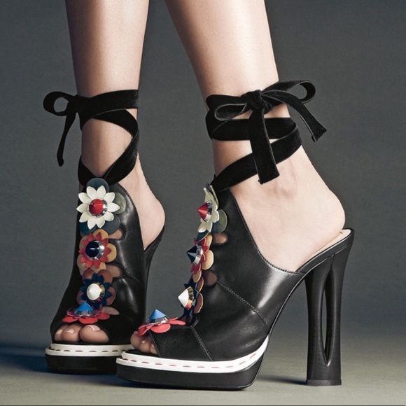 Fendi Black Floral Heels - Picture 7 of 16